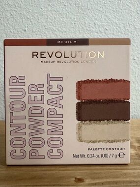 NIB Revolution Contour Powder Compact